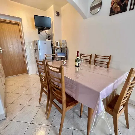 In 42932 Apartamento